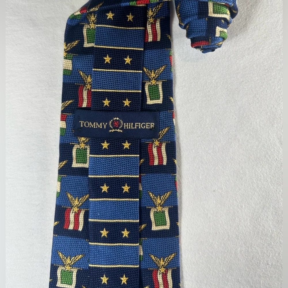 Tommy Hilfiger Silk Tie Navy Eagle Crest American Italian Flag Novelty - Picture 3 of 5